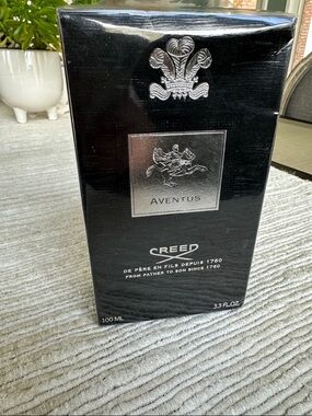 Creed Aventus Black & Silver Box-Perfume for Men. Best seller. New in cellophane